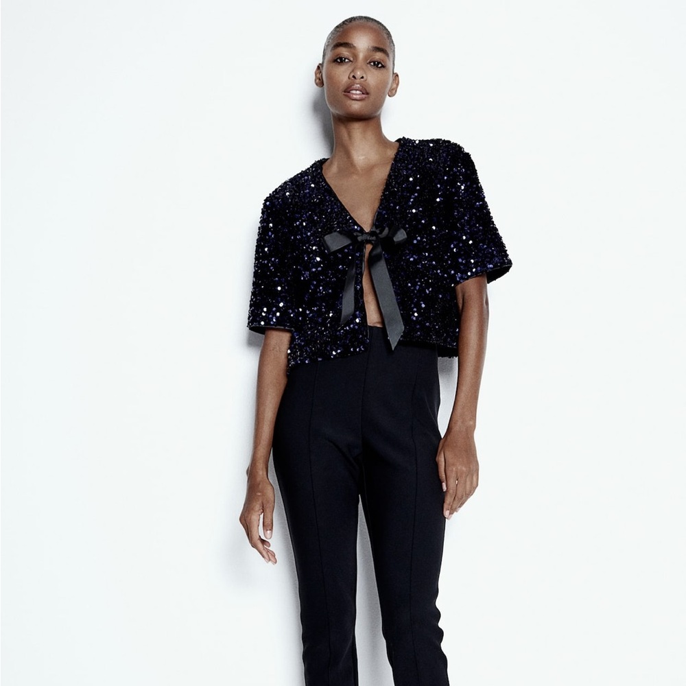 H & M Sequined blouse